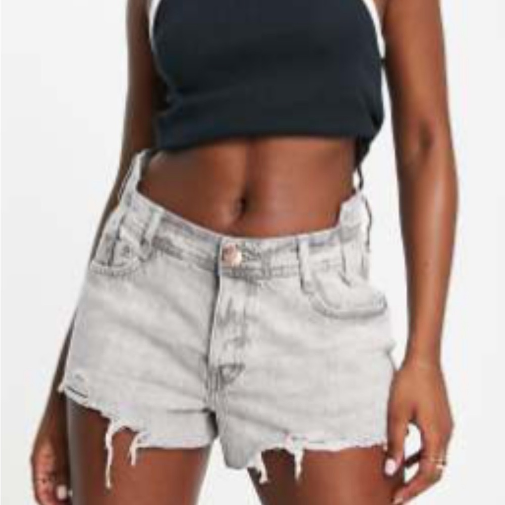 Stylish Light Gray Denim Shorts, River Island SZ8 front & back pockets.